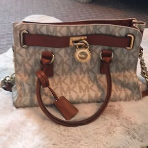 Authentic Michael Kors purse in good condition😍